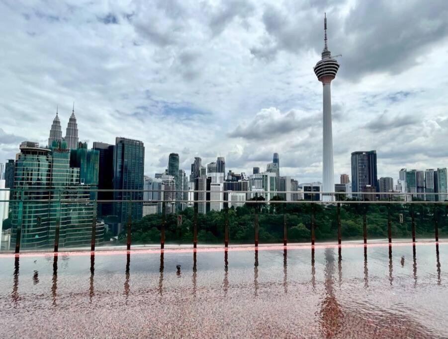 #211 M101 Dang Wangi Klcc View Pool By Livin Leilighet Kuala Lumpur Eksteriør bilde